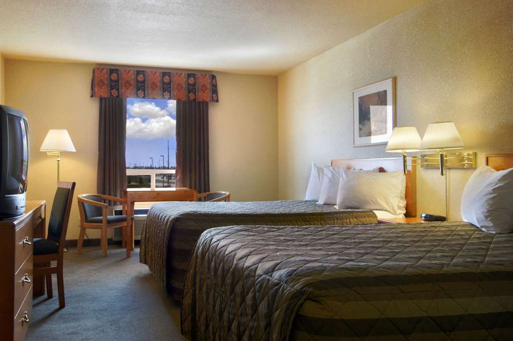 Days Inn By Wyndham Calgary Airport Habitación foto
